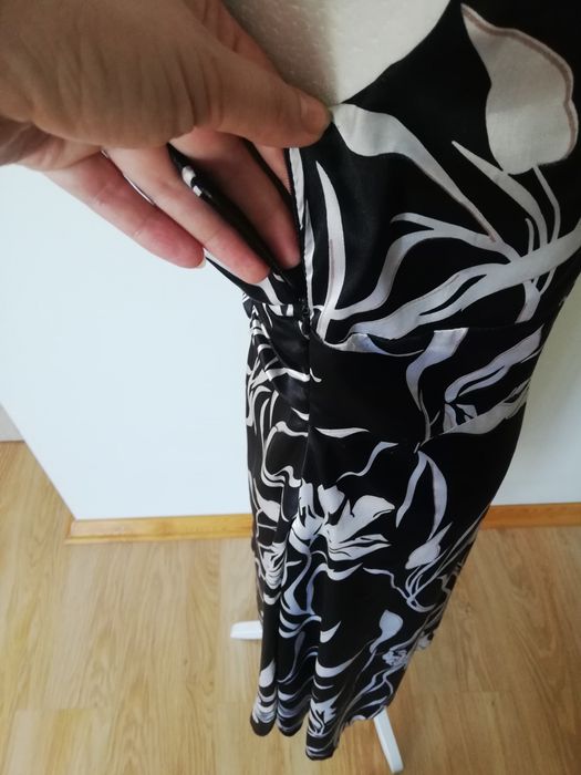 Elegancka sukienka 44 atłasowa