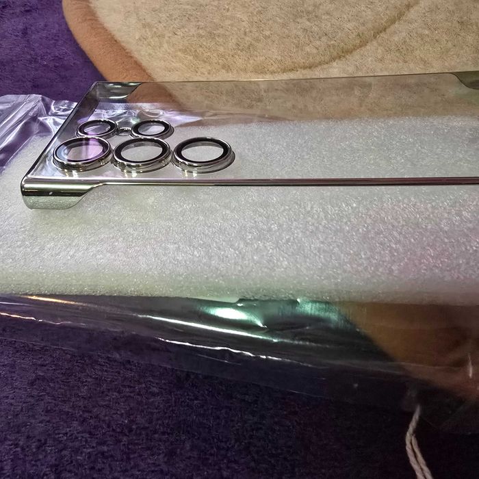 Etui twarde na Samsung S24 Ultra. Plecki przezroczysto srebrne. Nowe