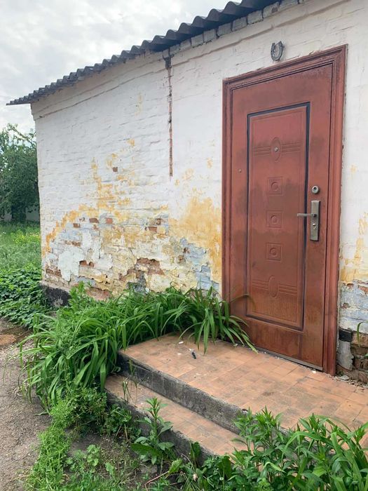 Продаю   пів будинку,  потребує ремонту  (район Вокзал)