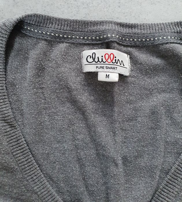 Bawełniany sweterek kardigan dekolt w serek zapinany na guziki