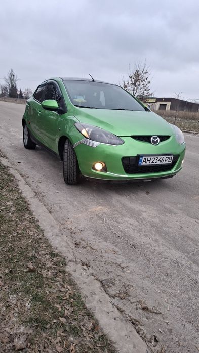 Продам машину Mazda 2