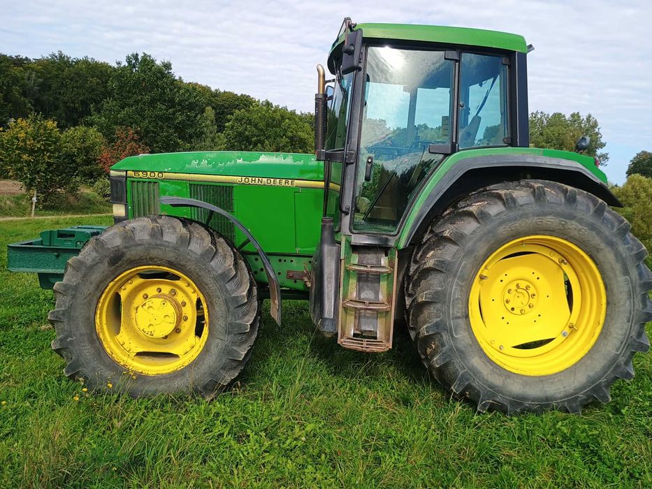 John Deere 6900