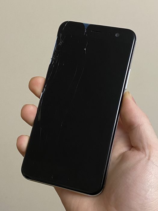Телефон HTC U11 4/64gb