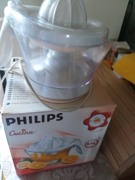 Соковитискач Philip's HR 2744