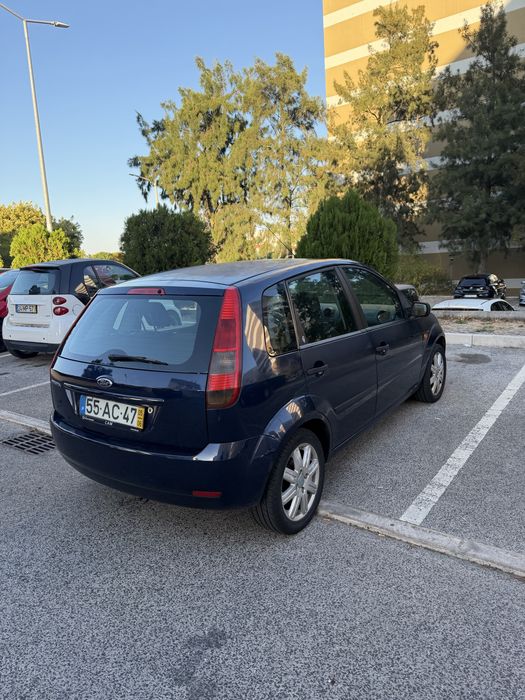 Ford Fiesta  1400€