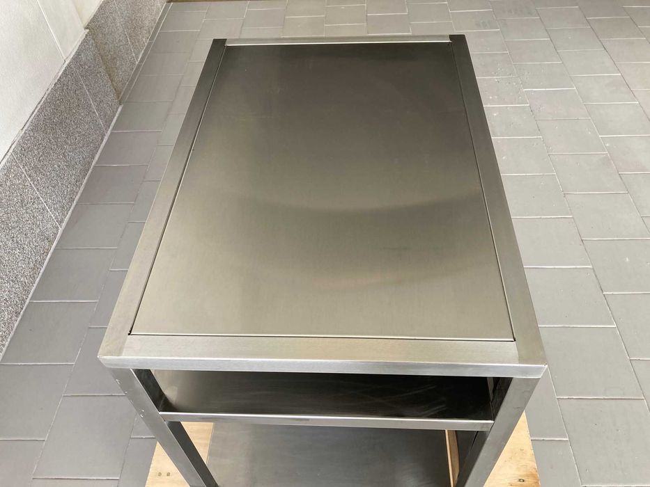 móvel inox com gavetas e porta pivotante como novo