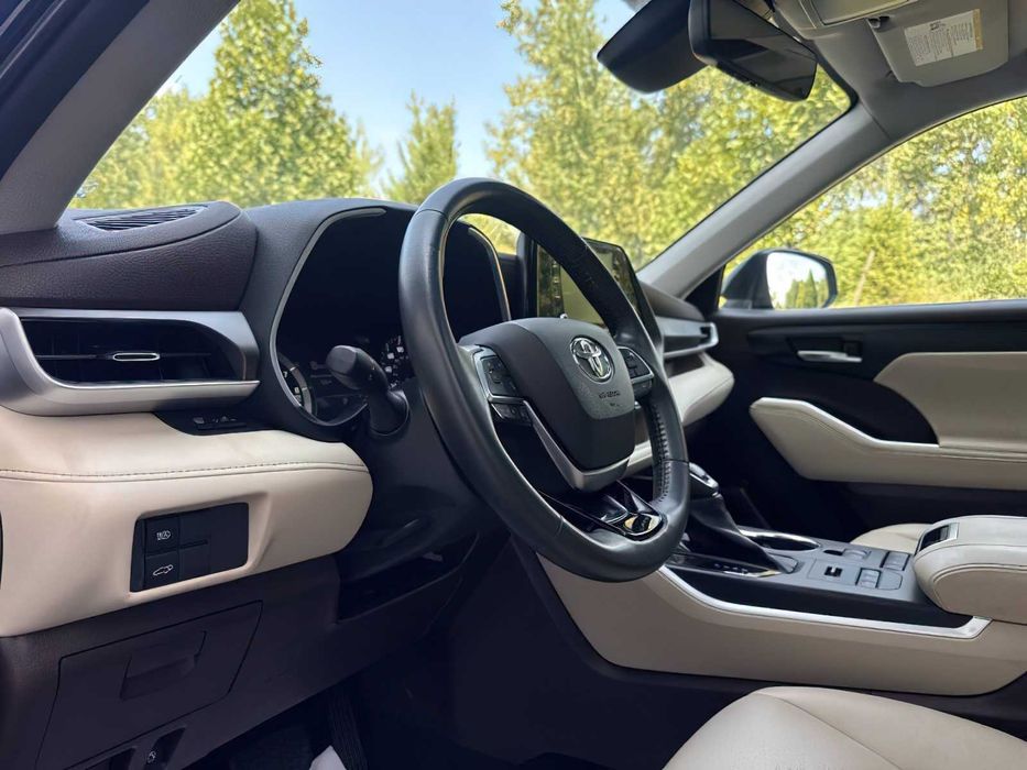 Toyota Highlander XSE      2021