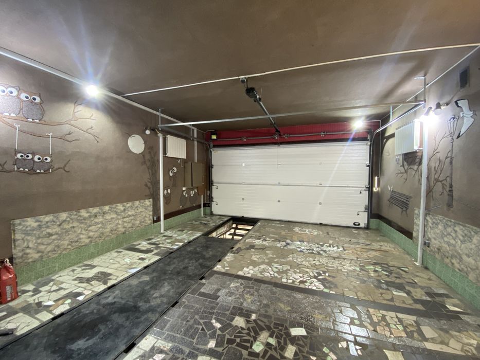 9 ст Б.Фонтана дом с бассейном