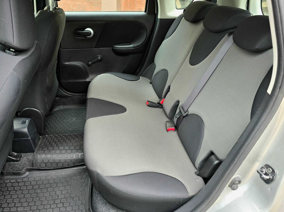 Nissan Note 2012г.в. 1.4 бензин не крашен, пробег 89 тыс