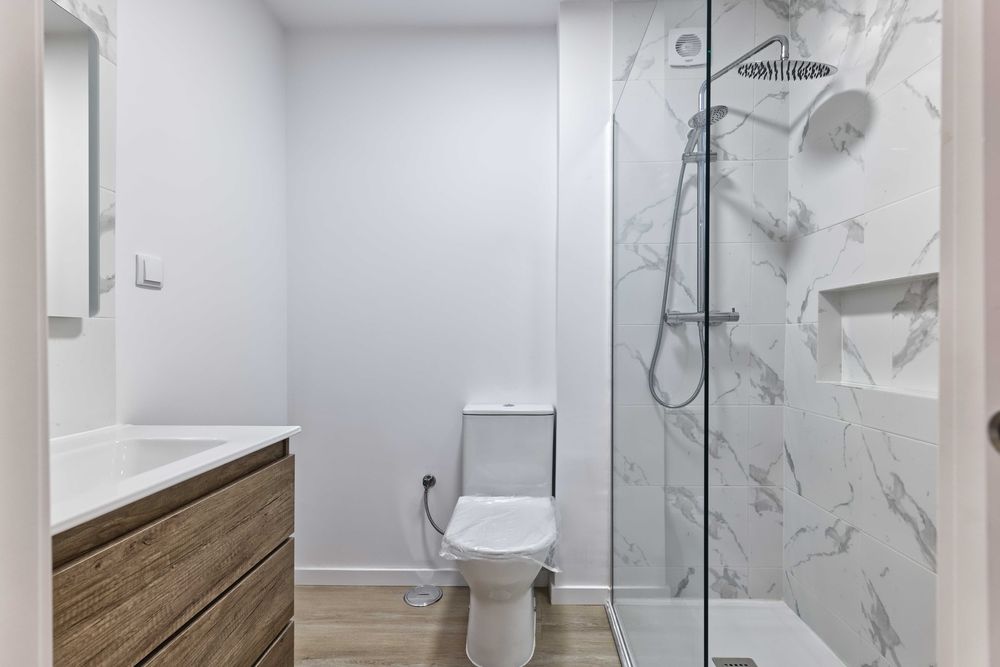 T2 TOTALMENTE REMODELADO E PRONTO A HABITAR EM AGUALVA