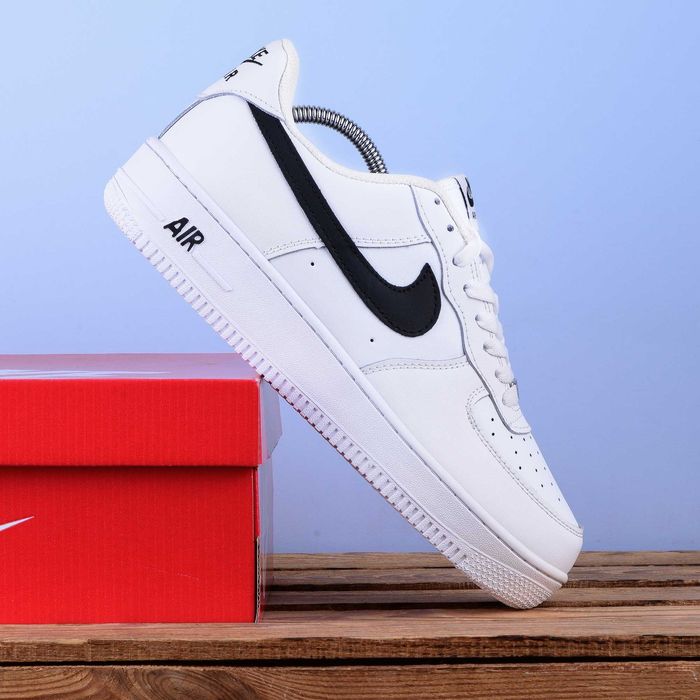 (2300) Кросівки Nike Air Force білі з чорним лого (42-45) найк найки
