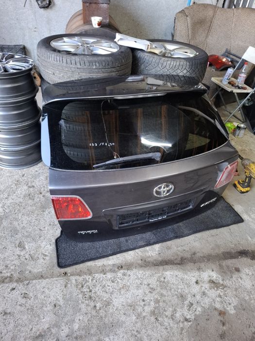 Toyota avensis T27  двери  тойота авенсис т 27
Передні ліві двер