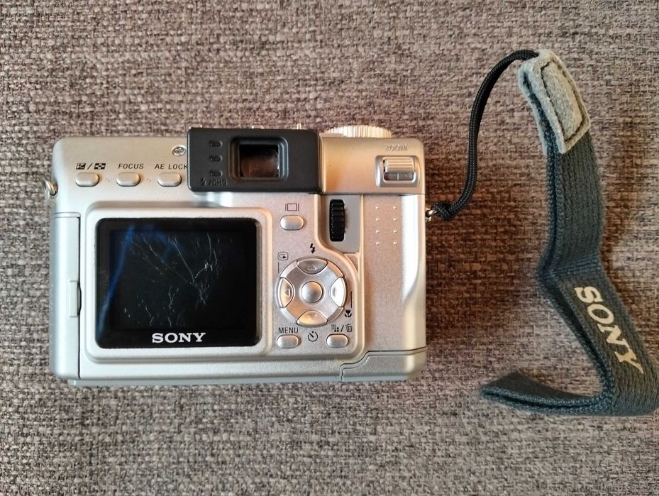 Sony CyberShot DSC-V1