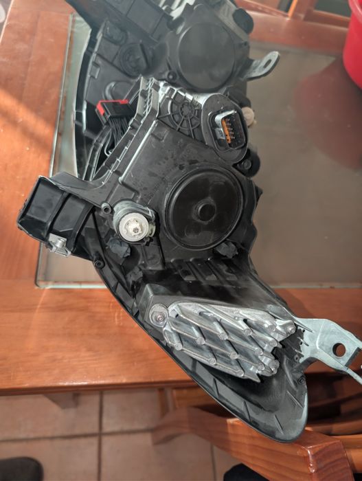Farol Renault Kadjar 2015-2026 Dir