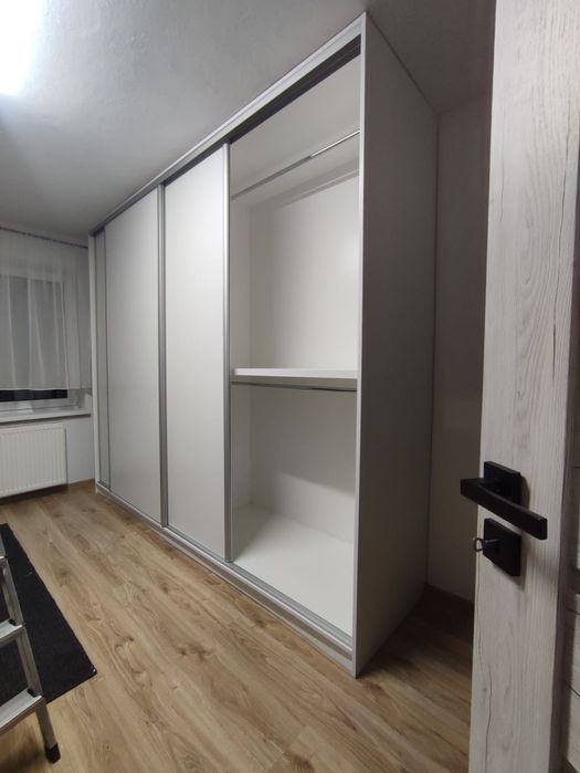 Przesuwne drzwi szafa garderoba