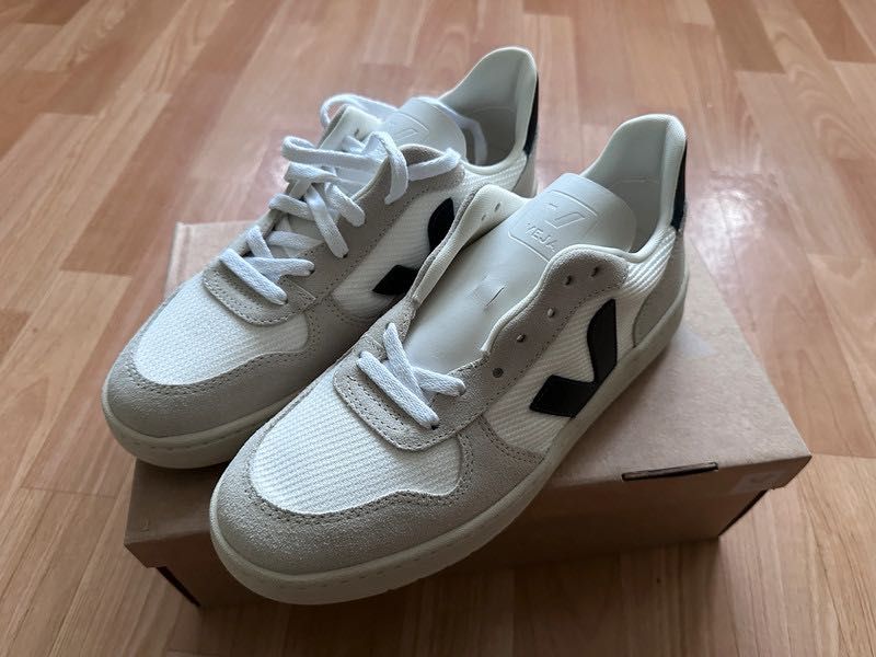 Buty VEJA V-10 BIAŁY Buty Sportowe VX.010.1380.B Rozmiar 41 / 26 CM