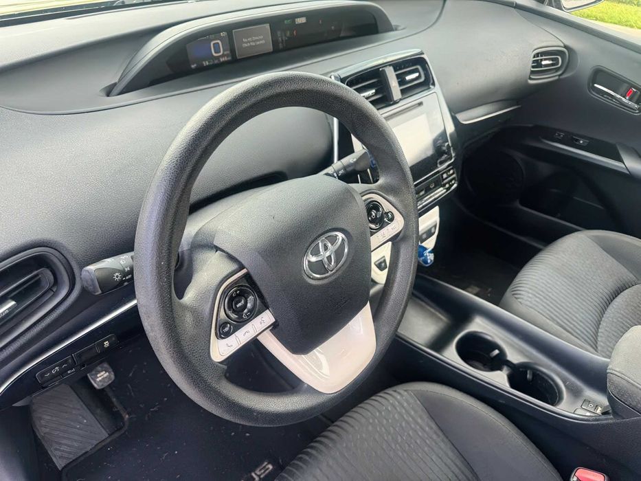 Toyota Prius      2016