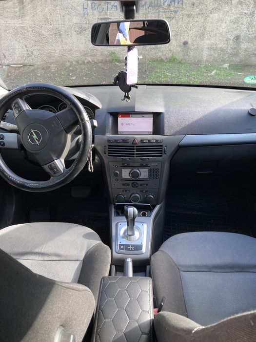 Автомобіль Опель астра автомат на газу