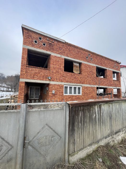 Продається будинок новобудова, перший поверх - жилий