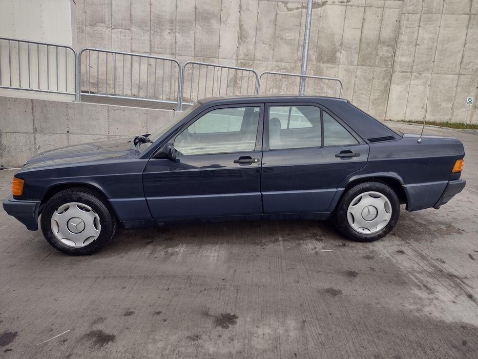 Mercedes 190 zarejestrowany