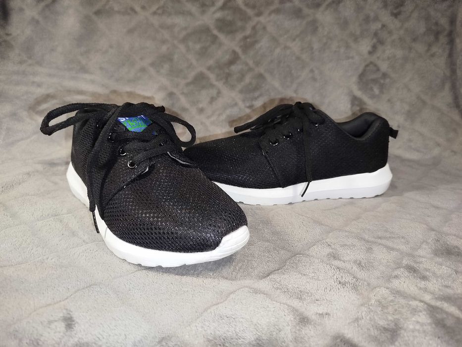 Wygodne adidasy na platformie