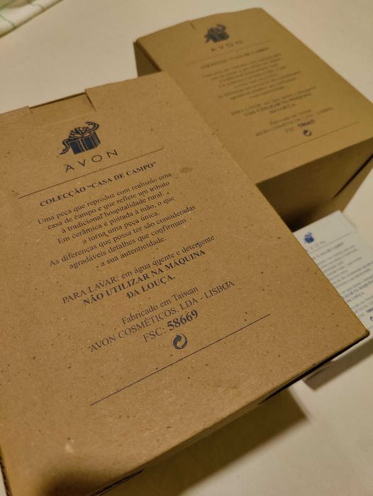 Recipientes em cerâmica pintada à mão, colecção "Casa de Campo"