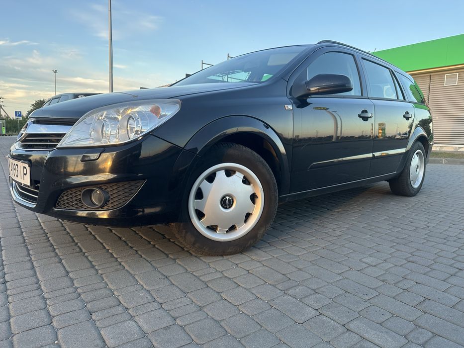 Свіжопригнаний автомобіль …