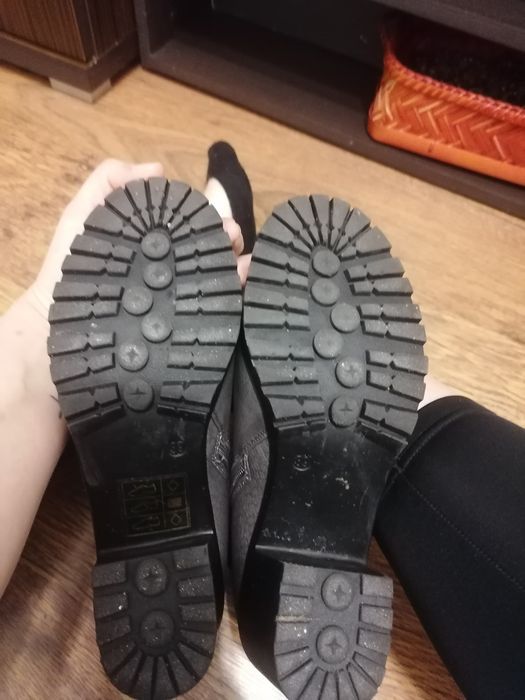 Szare botki na obcasie