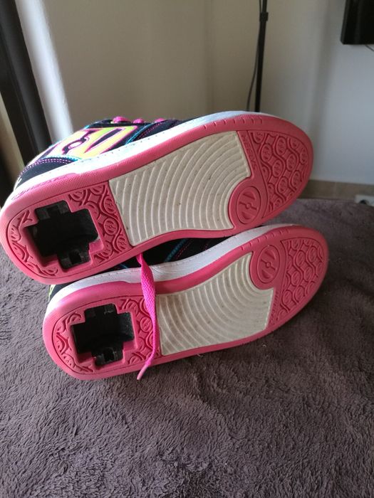 Tênis NEW BALANCE e Heelys 35