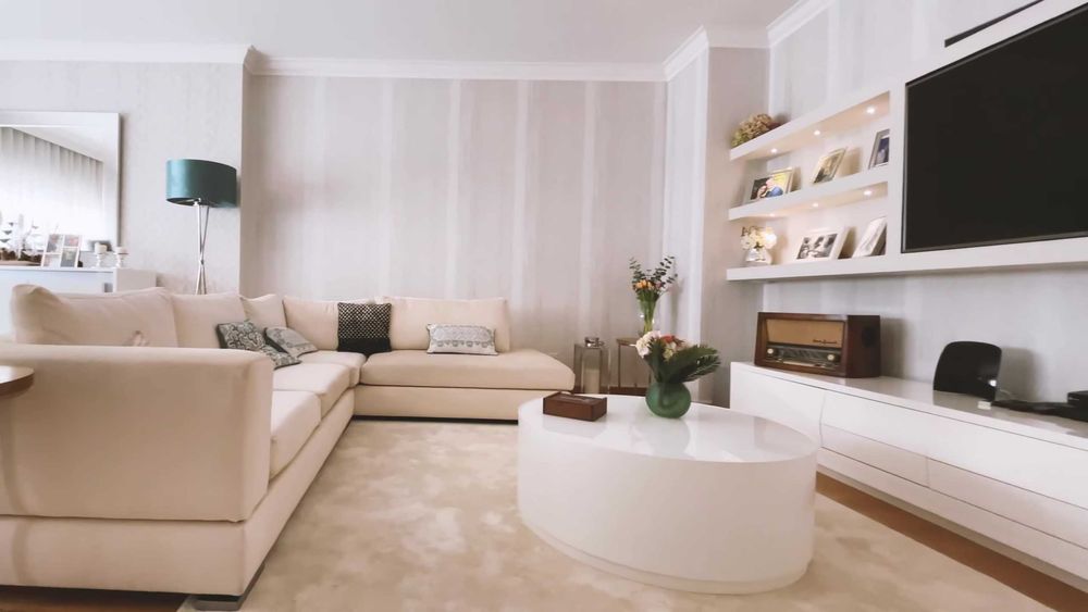 Apartamento com 2 casas de banho para arrendamento em Massamá – Queluz