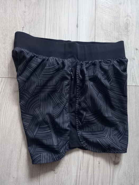 Продам шорты Asics