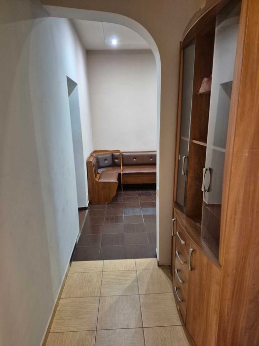2-к сталинка в центре с АВТОНОМКОЙ • Кухня 14м² • 3 БАЛКОНА!