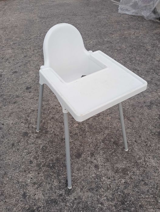 Cadeira de bebê para refeição em bom estado