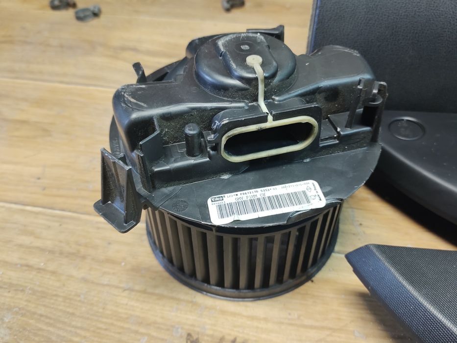 Nissan Note E11 подушка пасажира блок керування пічкою вентилятор