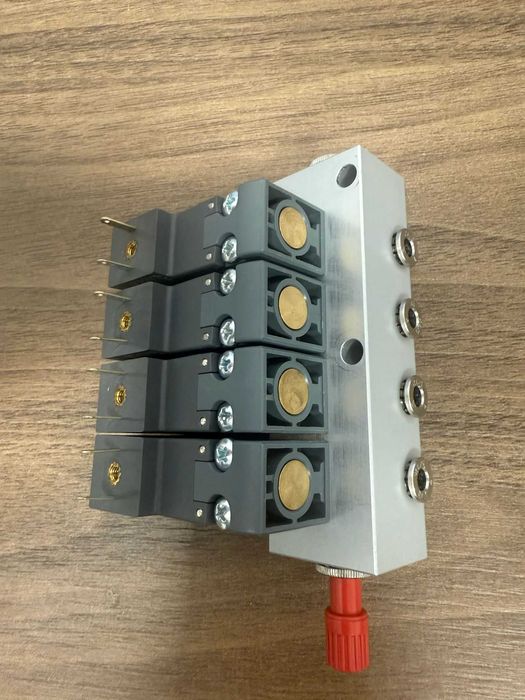 Wyspy zaworowe pneumatyczne Camozzi – 4 zawory – 24V DC