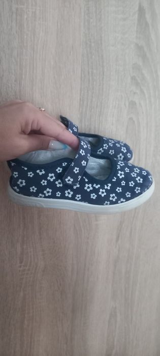 Продам тапочки на дівчинку