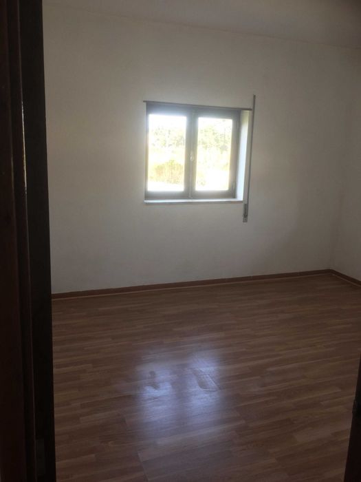 Casa / Apartamento 1º Andar para Arrendar / Alugar - Casal Barril (Soure) - T4 - 600€ - Disponível já