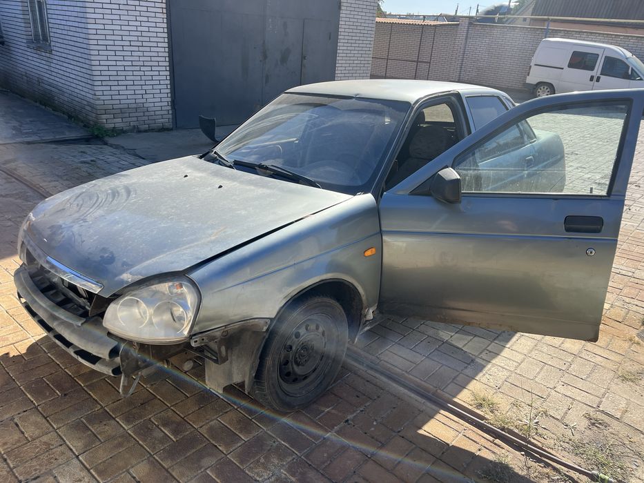 Продам приору.