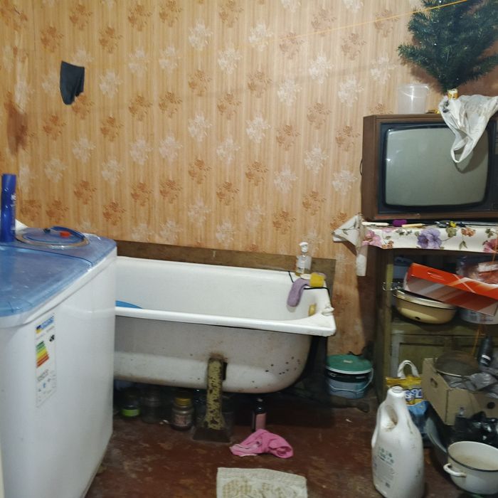 Продаю добротный кирпичный дом в тихом центре г. Мерефа