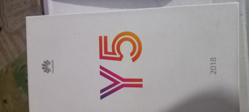 Продаю телефон HUAWEI Y5