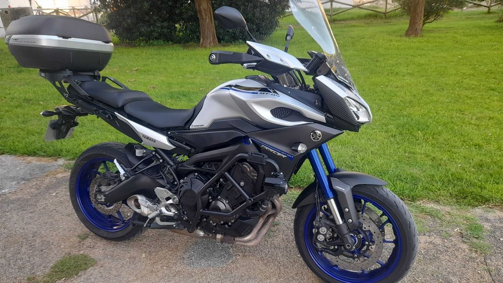 YAMAHA tracer 900