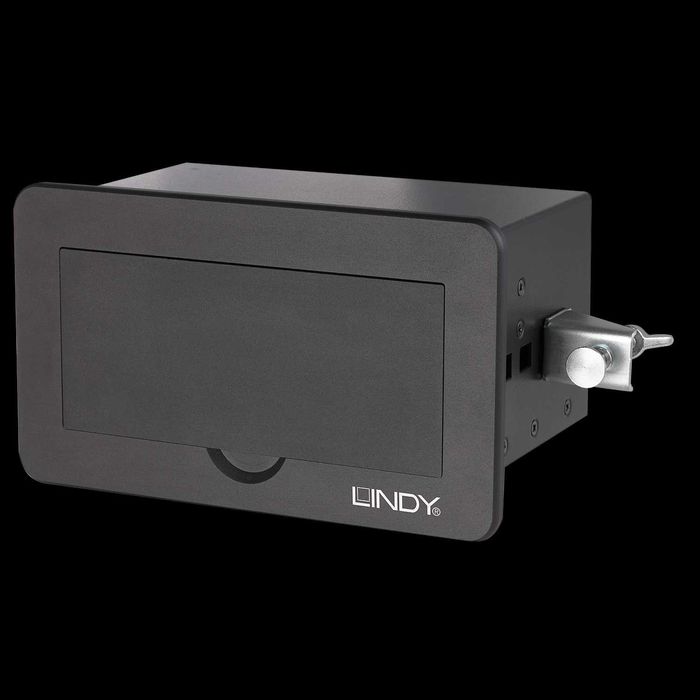 Lindy 38271 4-portowy przełącznik Multi AV na HDMI VGA USB RCA LAN
