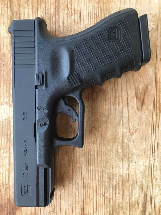 Pistola Pressão de AR(CO2) Glock 19GEN4 MOS Esferas aço 4.5mm Nova NBB