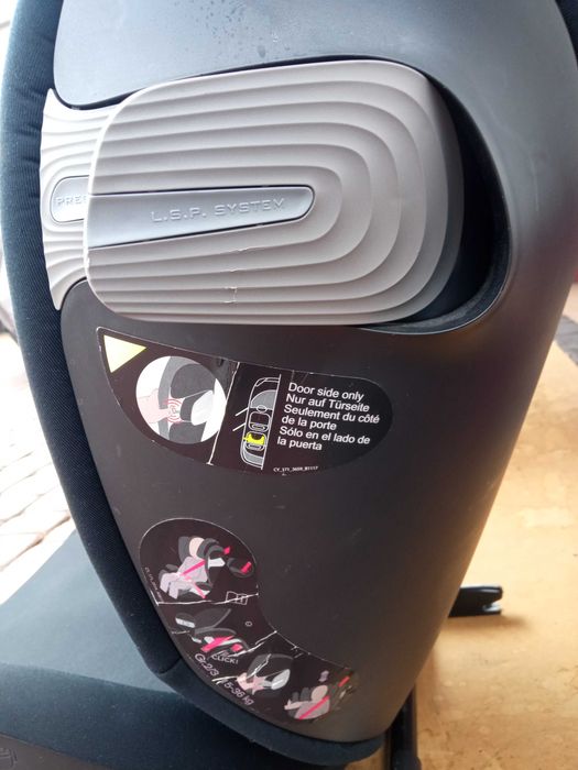 Renomowany fotelik samochodowy  Cybex Solution S-Fix  15-36kg
