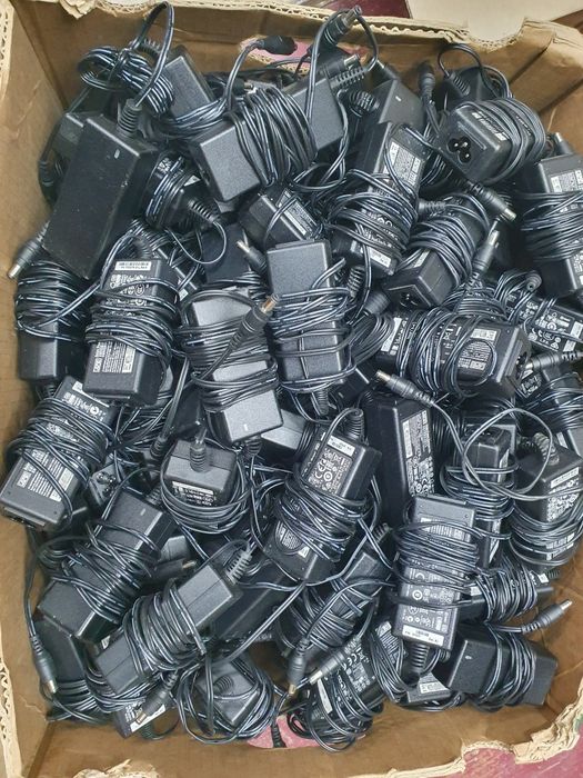 Зарядка зарядное блок питания живлення 12в/2.5а 30w APD оригінал