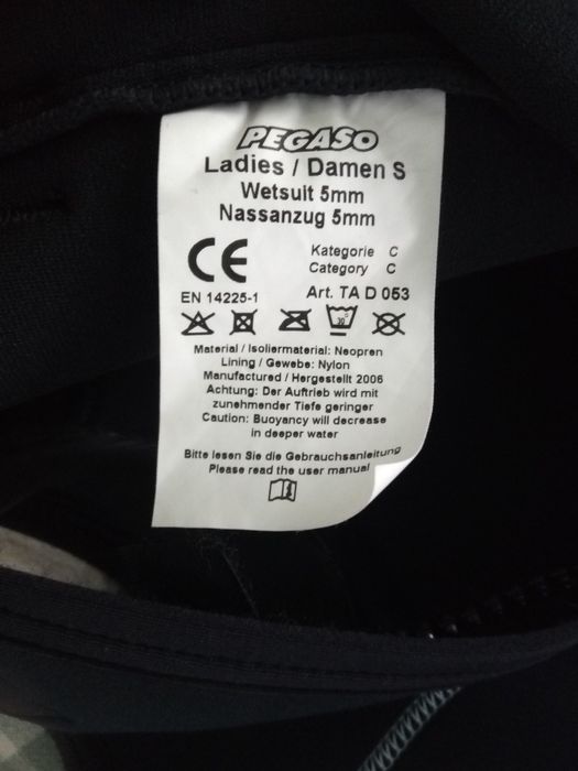 Fato de mergulho/surf 100% novo