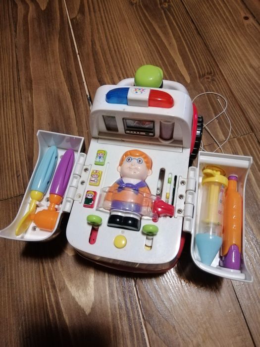 Машинка швидка допомога