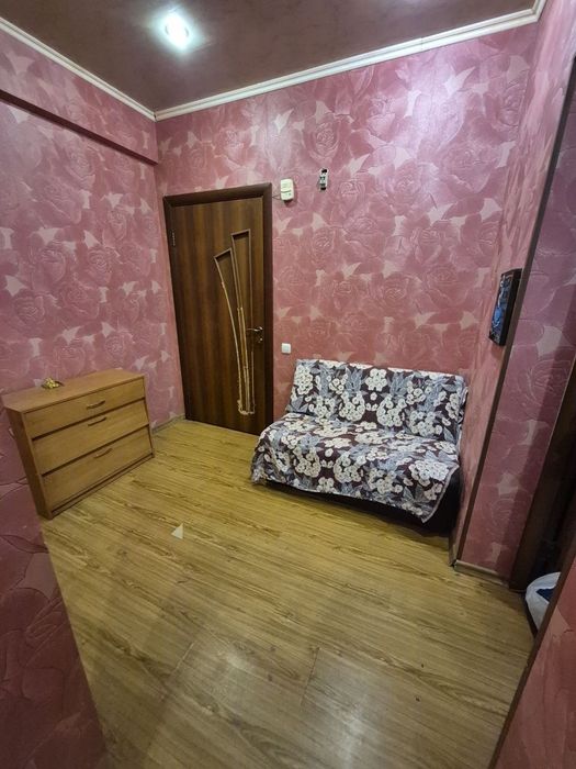 Продам 2-х сталинку с раздельными комнатами