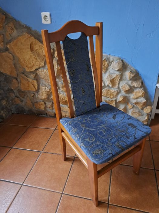 Krzesła tapicerowane 70sztuk
