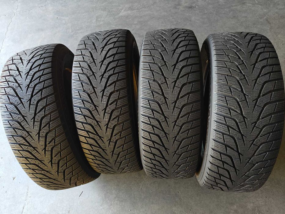 Hankook Winter ICept IZ³ X R18 235 55 104T зимові шини 4шт
